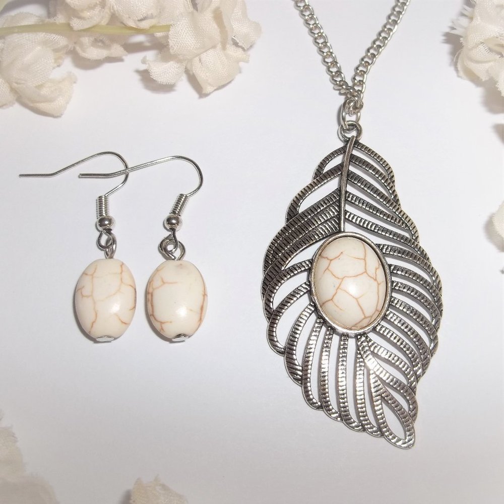 Feather Necklace & Earring Set Cream Silver Beaded Long Boho Style Fashion A543